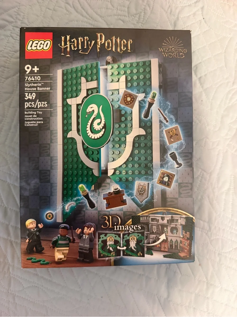 Lego Harry Potter Slytherin Shield Banner in Green and Silver